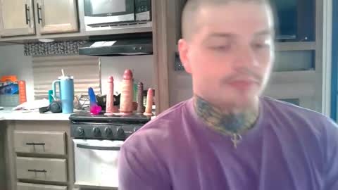 Snapshot of redinthebed chatting on 12-17-24, 04:11 InkedGinger online show from 12-17-24, 04:11