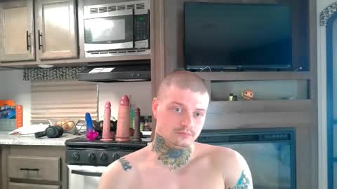 Snapshot of redinthebed chatting on 12-17-24, 07:26 InkedGinger online show from 12-17-24, 07:26