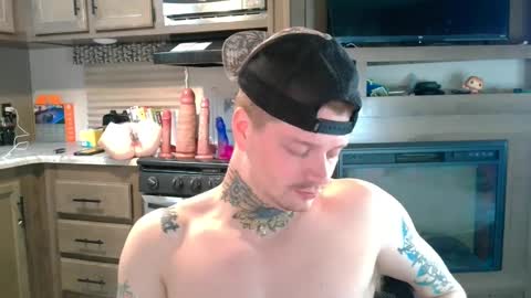 Snapshot of redinthebed chatting on 01-01-25, 09:31 InkedGinger online show from 01-01-25, 09:31