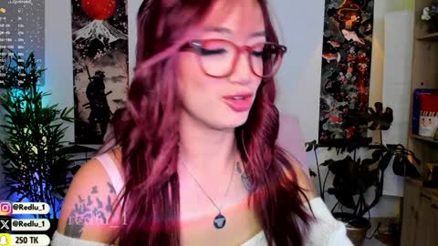 Lu Independiet model online show from 01-15-25, 02:49