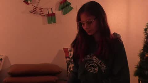 Snapshot of redmeloddy chatting on 12-26-24, 11:35 Meloddy online show from 12-26-24, 11:35