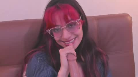 Snapshot of redmeloddy chatting on 02-27-25, 10:42 Meloddy online show from 02-27-25, 10:42