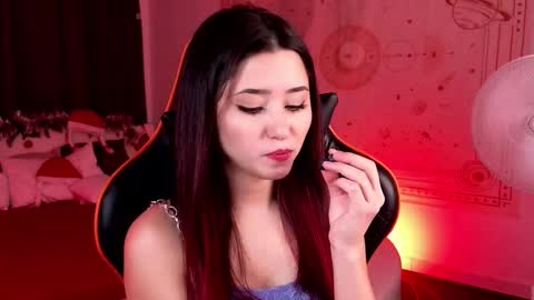 Snapshot of redmidnight_ chatting on 12-05-25, 09:00 Kiara online show from 12-05-25, 09:00