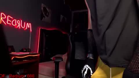 Red online show from 09-26-25, 05:28