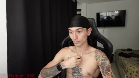 Snapshot of redrum_696 chatting on 05-08-26, 05:40 Red online show from 05-08-26, 05:40