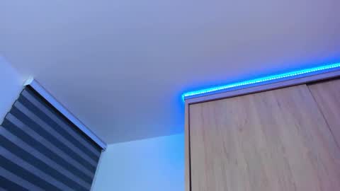 redski77 online show from 12-23-24, 09:38