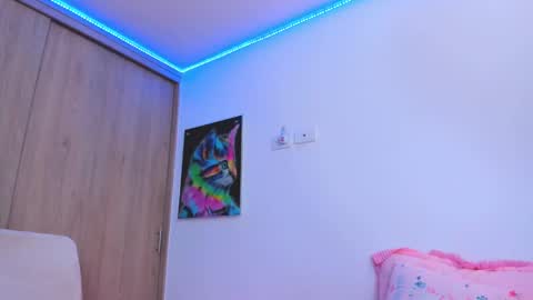 redski77 online show from 02-26-25, 09:32