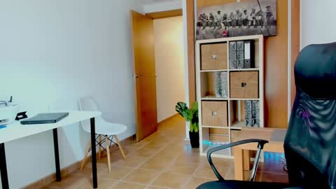 Sofia online show from 01-29-25, 10:58