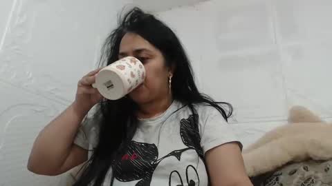 Snapshot of reeapassion chatting on 02-24-25, 11:41 Reea online show from 02-24-25, 11:41