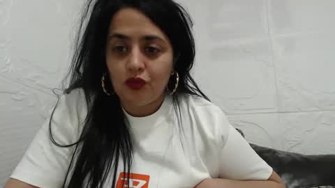 Snapshot of reeapassion chatting on 03-01-25, 07:04 Reea online show from 03-01-25, 07:04