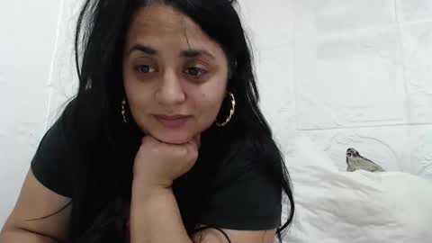 Snapshot of reeapassion chatting on 11-03-25, 08:32 Reea online show from 11-03-25, 08:32