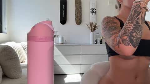 Snapshot of reecemariexx chatting on 02-11-26, 05:18 reecemariexx online show from 02-11-26, 05:18