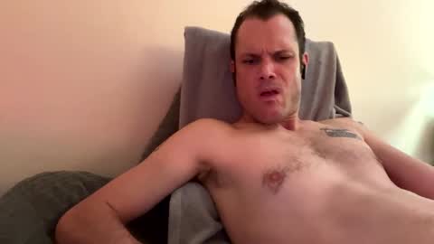 Snapshot of reed_thomas chatting on 12-04-25, 01:04 Reed Thomas online show from 12-04-25, 01:04