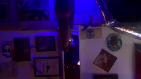 Lee online show from 09-28-25, 01:16