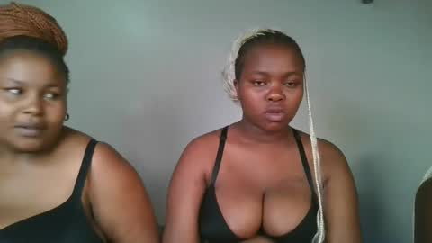 Snapshot of reenie_barbie chatting on 02-16-25, 01:58 barbie online show from 02-16-25, 01:58