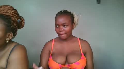 Snapshot of reenie_barbie chatting on 02-16-25, 06:21 barbie online show from 02-16-25, 06:21