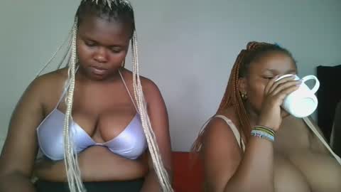 Snapshot of reenie_barbie chatting on 02-20-25, 05:33 barbie online show from 02-20-25, 05:33