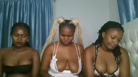 Snapshot of reenie_barbie chatting on 02-26-25, 05:39 barbie online show from 02-26-25, 05:39