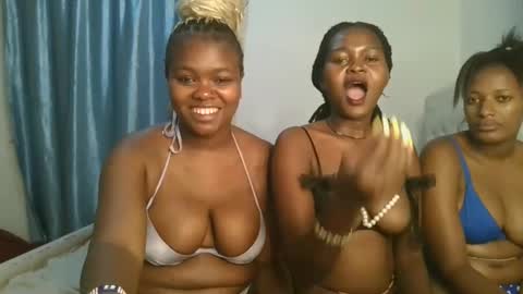 Snapshot of reenie_barbie chatting on 02-28-25, 09:55 barbie online show from 02-28-25, 09:55