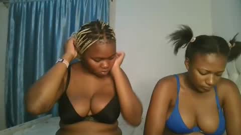 Snapshot of reenie_barbie chatting on 03-03-25, 03:41 barbie online show from 03-03-25, 03:41