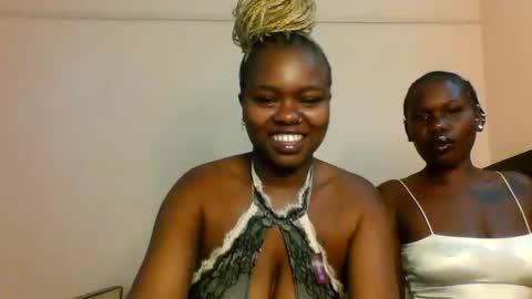 Snapshot of reenie_barbie chatting on 12-14-25, 06:12 barbie online show from 12-14-25, 06:12