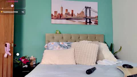 Yanella online show from 10-08-25, 04:59