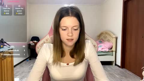 Snapshot of regeniastetson chatting on 09-15-25, 04:18 Lucy online show from 09-15-25, 04:18