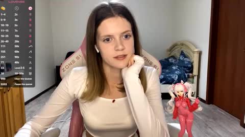 Snapshot of regeniastetson chatting on 09-20-25, 04:08 Lucy online show from 09-20-25, 04:08