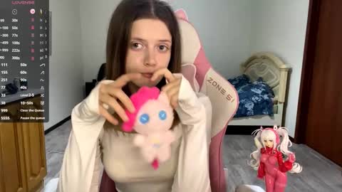 Snapshot of regeniastetson chatting on 09-21-25, 03:13 Lucy online show from 09-21-25, 03:13