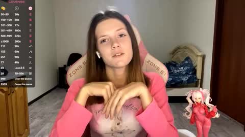 Snapshot of regeniastetson chatting on 09-22-25, 03:14 Lucy online show from 09-22-25, 03:14