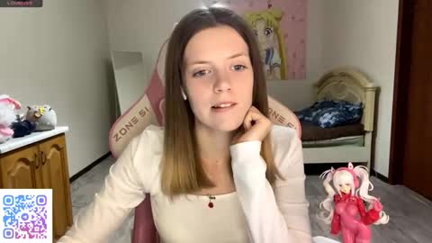 Snapshot of regeniastetson chatting on 09-28-25, 03:06 Lucy online show from 09-28-25, 03:06