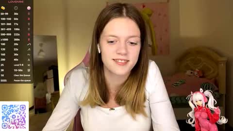 Snapshot of regeniastetson chatting on 10-14-25, 04:30 Lucy online show from 10-14-25, 04:30