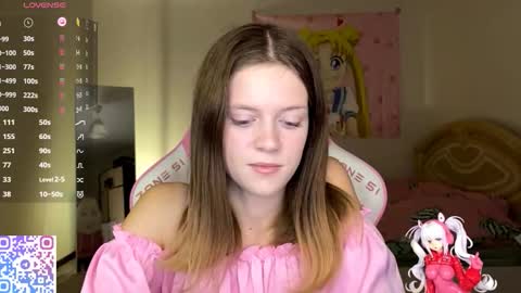 Snapshot of regeniastetson chatting on 10-18-25, 02:40 Lucy online show from 10-18-25, 02:40