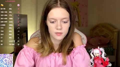 Snapshot of regeniastetson chatting on 10-19-25, 02:18 Lucy online show from 10-19-25, 02:18