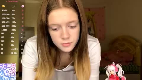 Snapshot of regeniastetson chatting on 10-21-25, 02:18 Lucy online show from 10-21-25, 02:18