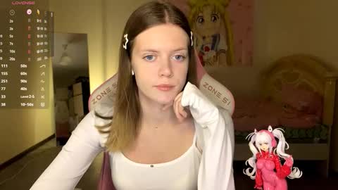 Snapshot of regeniastetson chatting on 10-26-25, 02:12 Lucy online show from 10-26-25, 02:12