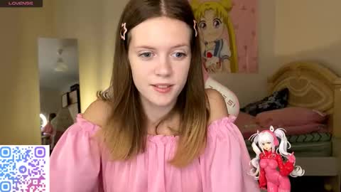 Snapshot of regeniastetson chatting on 11-02-25, 12:29 Lucy online show from 11-02-25, 12:29