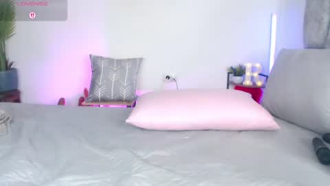 regina1819 online show from 06-14-26, 02:24
