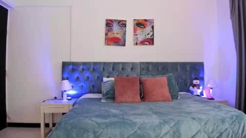 Snapshot of regina_blum chatting on 11-22-25, 12:37 Regina online show from 11-22-25, 12:37