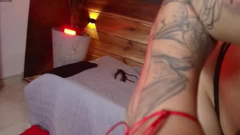 Snapshot of regina_storm chatting on 10-03-25, 03:14 online show from 10-03-25, 03:14