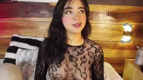 Snapshot of regina_storm chatting on 11-06-25, 04:13 online show from 11-06-25, 04:13