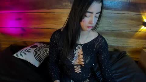 Snapshot of regina_storm chatting on 12-01-25, 02:16 online show from 12-01-25, 02:16