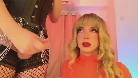 Snapshot of reginarose chatting on 10-17-25, 04:26 reginarose online show from 10-17-25, 04:26