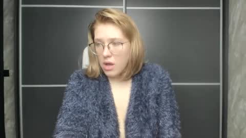 Regina online show from 02-01-25, 04:24