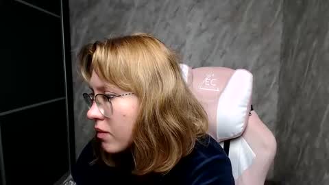 Regina online show from 03-06-25, 02:41