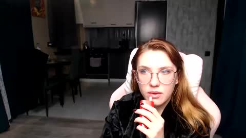 Snapshot of reginasmilee chatting on 11-08-25, 12:33 Regina online show from 11-08-25, 12:33