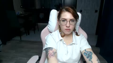 Snapshot of reginasmilee chatting on 11-11-25, 01:49 Regina online show from 11-11-25, 01:49