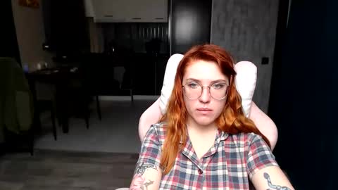 Snapshot of reginasmilee chatting on 12-05-25, 12:52 Regina online show from 12-05-25, 12:52