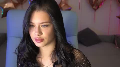 Snapshot of reginawine chatting on 09-19-25, 03:56 ReginaWine online show from 09-19-25, 03:56