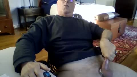 RegularGuyNOLA online show from 12-24-24, 02:44